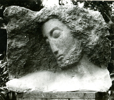 Priestergrabstein Studie