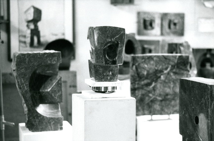 Gehöhlter Stein II und andere